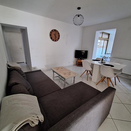 Le-Bon-Appart De Plain-Pied Avec Terrasse Auxonne Kültér fotó