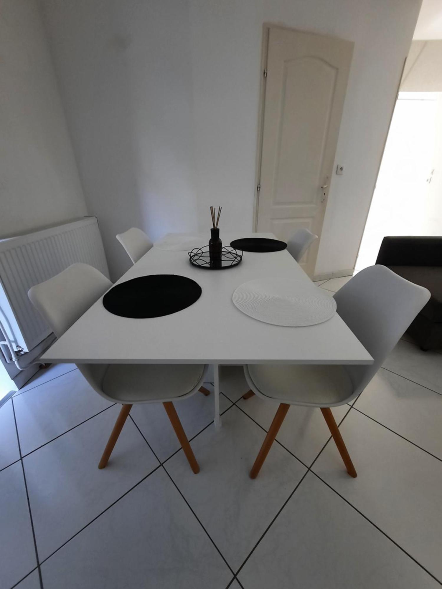 Le-Bon-Appart De Plain-Pied Avec Terrasse Auxonne Kültér fotó