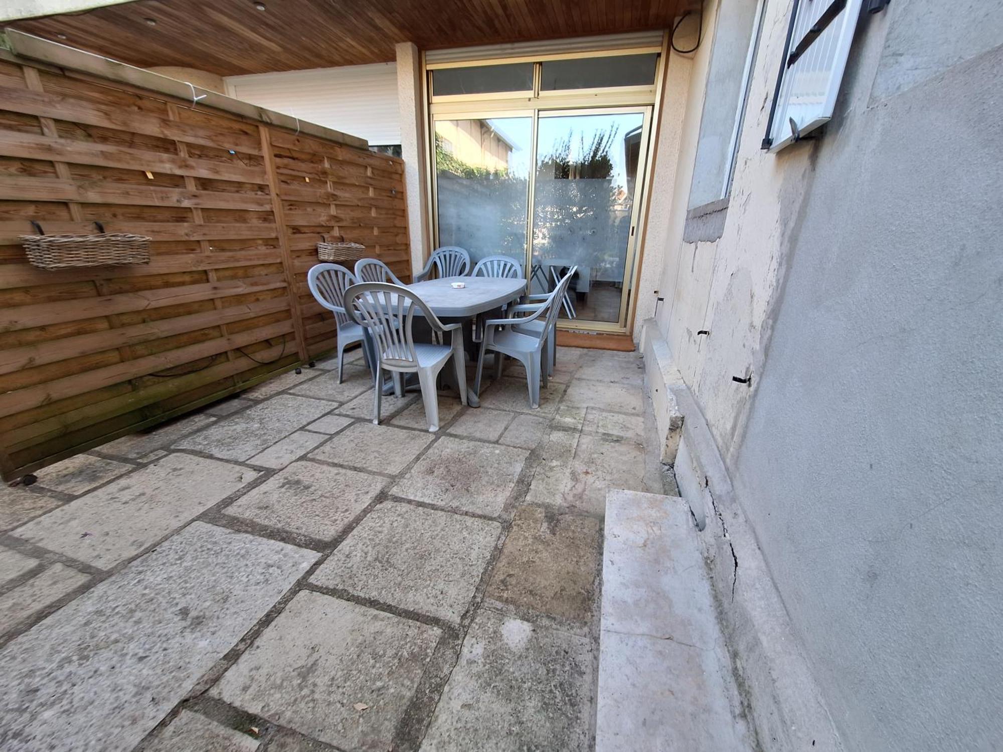Le-Bon-Appart De Plain-Pied Avec Terrasse Auxonne Kültér fotó